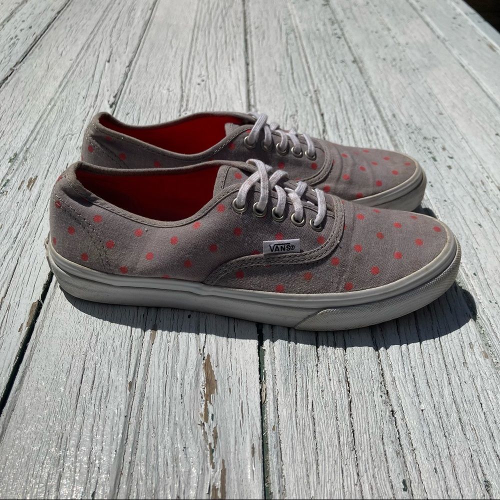 Women’s authentic vans size 7